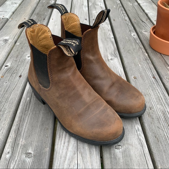 Blundstone Shoes - Blundstone brown leather boots with low heel